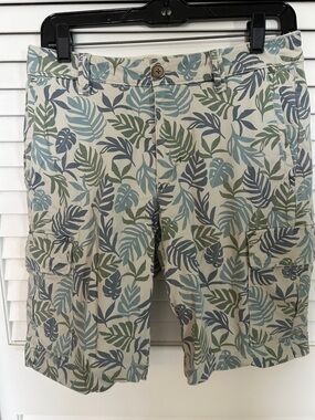 Tommy Bahama Men's Leaf-Print Cargo Shorts in Beige, Blue and Green
